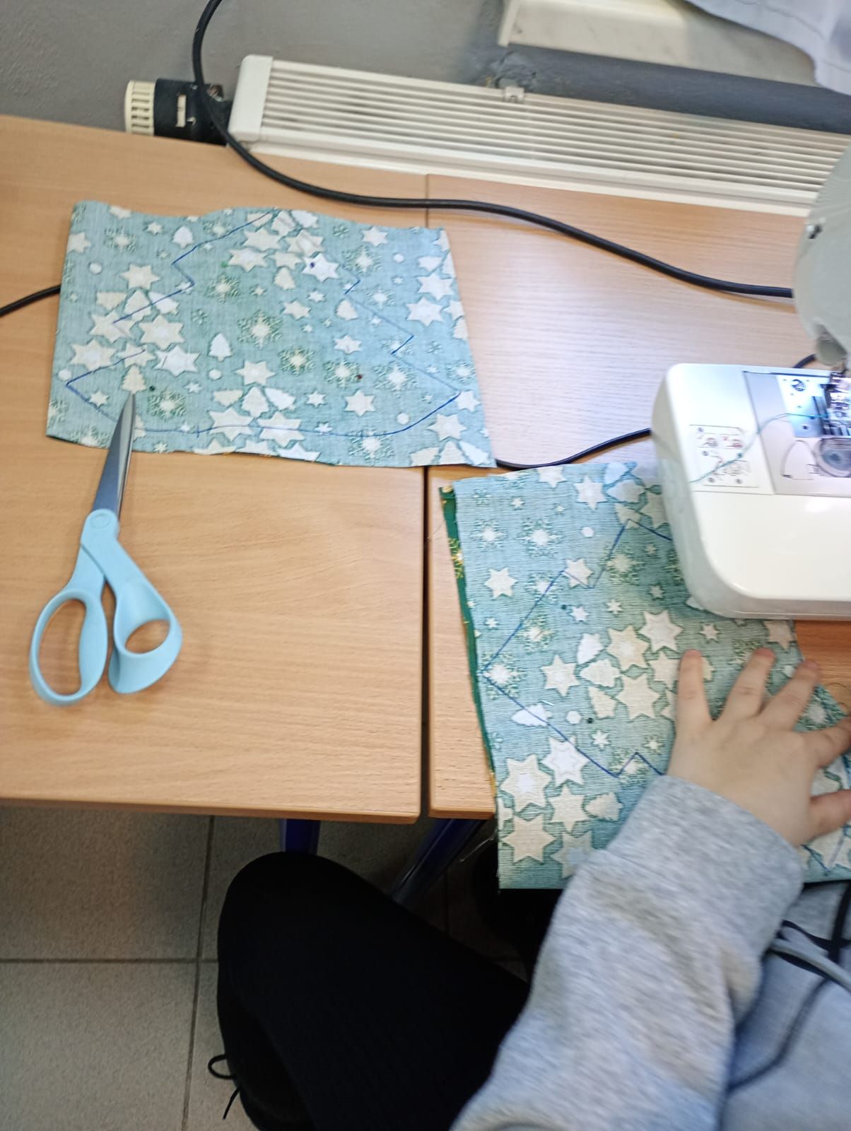 Wyszywanie na maszynie choinek świątecznych