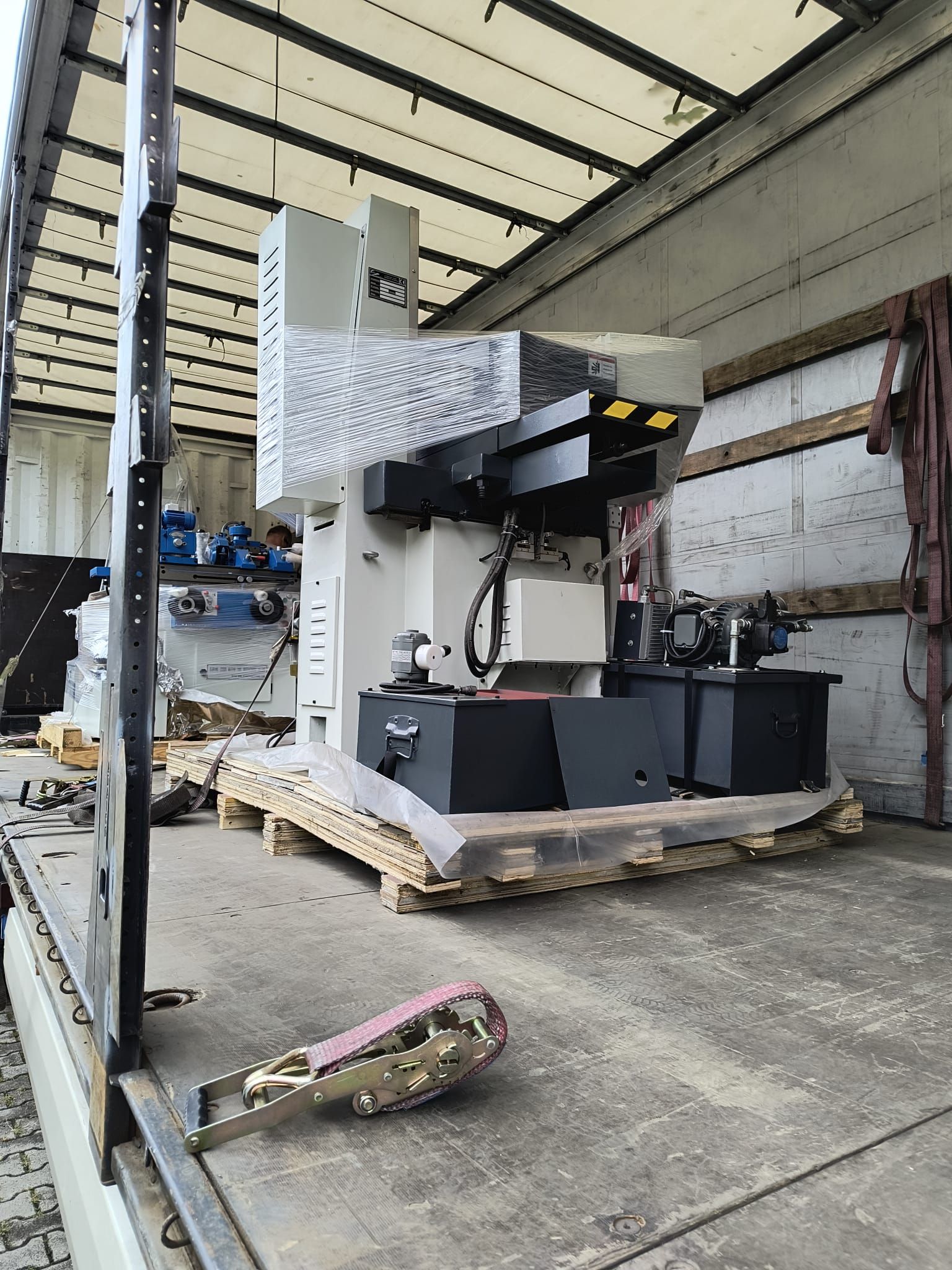 Szlifierka do płaszczyzn ze stołem magnetycznym